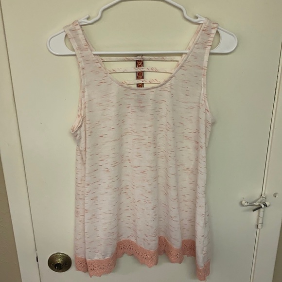 Trillium Tops - Tank top